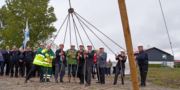 Eerste paal geslagen voor nieuwe brandweerkazerne Goedereede