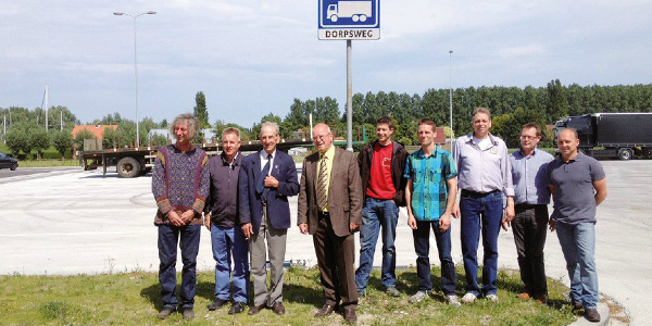 Officiële opening (vrachtwagen)parkeer- en evenemententerrein in Ooltgensplaat