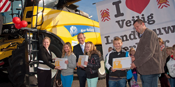 Campagne ‘Veilig Omgaan Met Opvallend Landbouwverkeer in Zuid-Holland’ gestart in Ouddorp