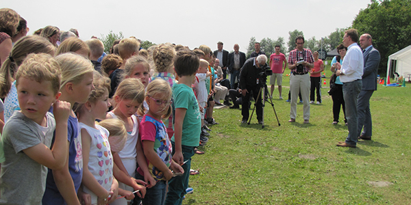 Feestelijke opening strandje Ooltgensplaat op woensdag 24 juni