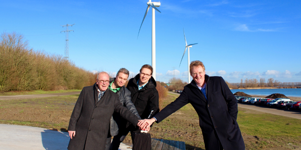 Wethouder Tollenaar opent windpark Hellegatsplein