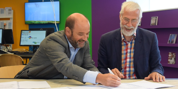 Ondertekening samenwerkingsintentie GO-markt en bibliotheek Middelharnis