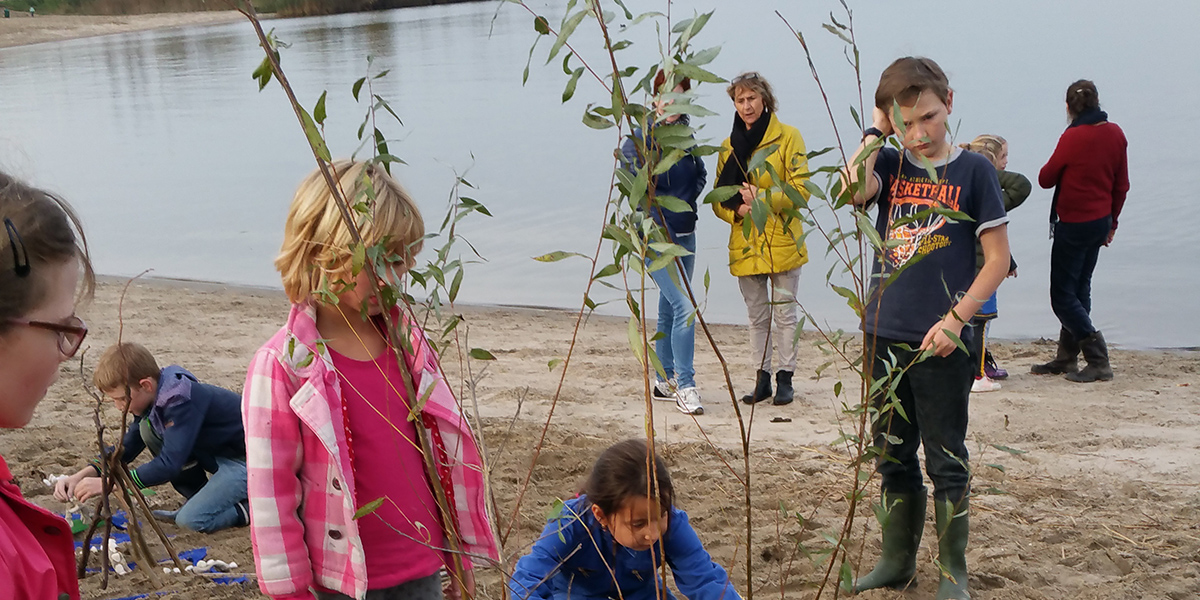 Aanleg natuurspeelplaats in Middelharnis van start