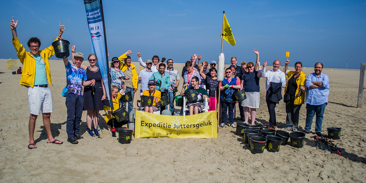 Bijzondere vrijwillige jutters maken de Nederlandse stranden schoon