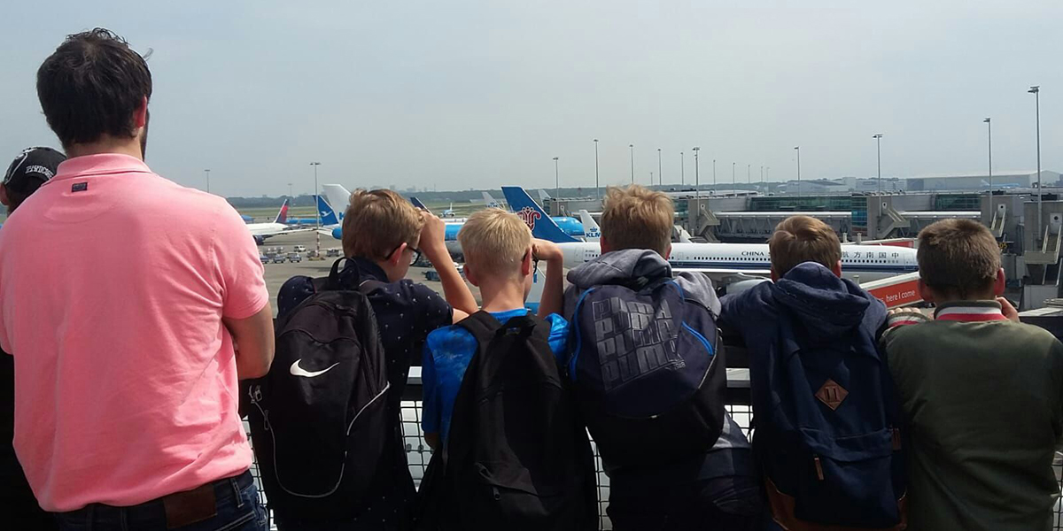 SGP-jongeren bezochten Schiphol