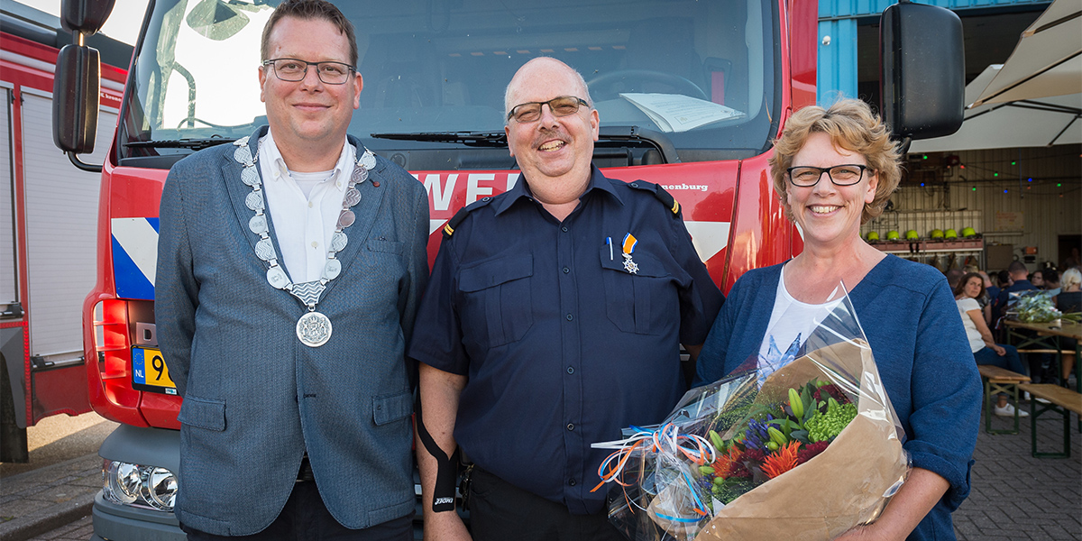 Brandweerman Marinus van Loon uit Oude-Tonge ontvangt Koninklijke Onderscheiding