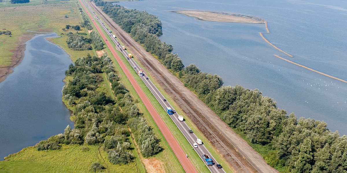 Rijbaanscheiding N59 tussen Hellegatsplein en Schaapsweg