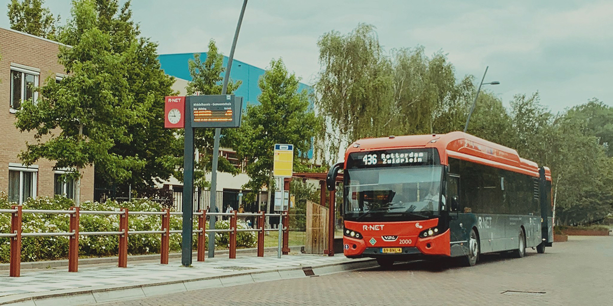 Eerste passagiers van eiland voor waterstofbus