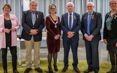 Vijf vertrekkende raadsleden benoemd tot Lid in de Orde van Oranje-Nassau