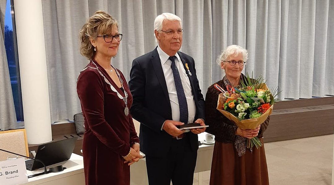 Koninklijke onderscheiding voor scheidend raadslid Rien van der Boom