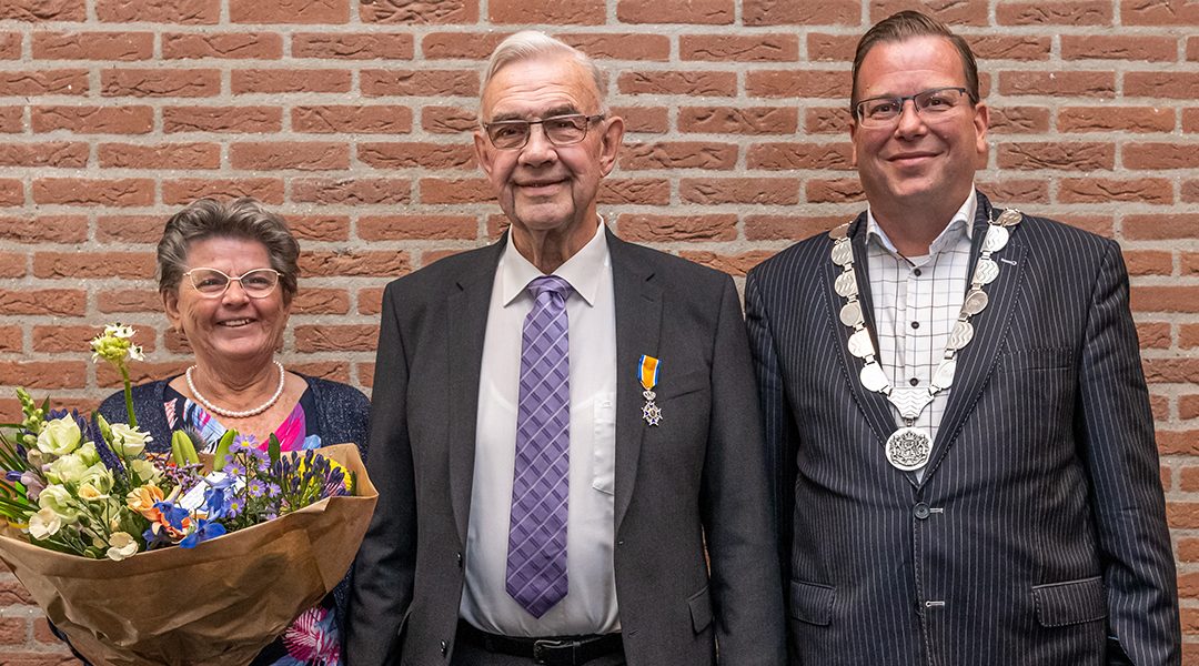 Uitreiking Koninklijke onderscheiding aan de heer Cees Grinwis uit Ouddorp