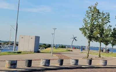 Schip met asielzoekers naar nieuwe locatie