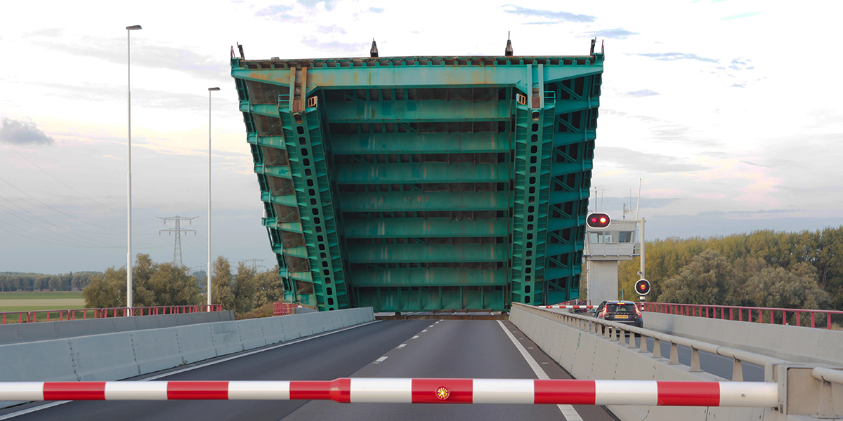 20230126Haringvlietbrug-shutterstock_1196873629