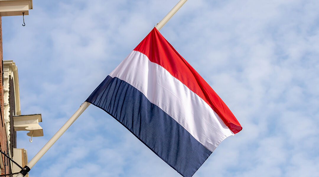 Dodenherdenking en overdracht oorlogsmonument in Ouddorp