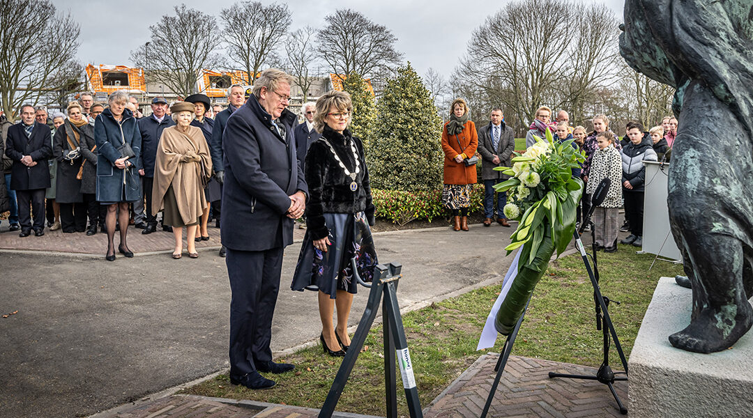 Indrukwekkende herdenking Ramp in Oude-Tonge