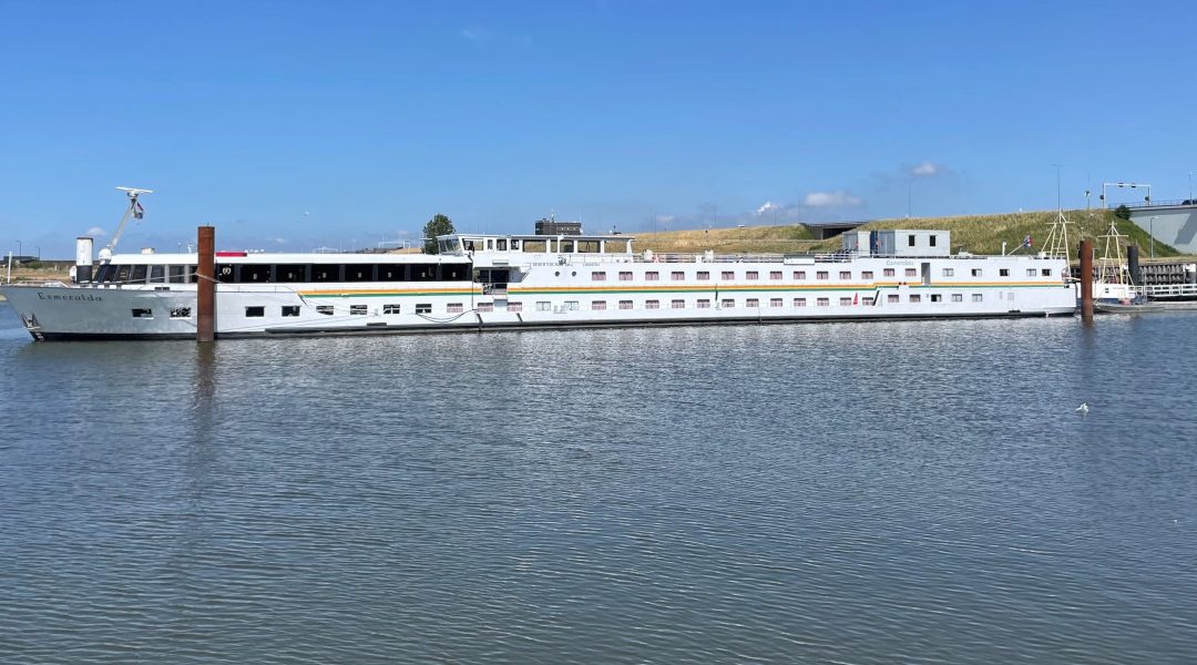 Opvang asielzoekers in de buitenhaven van Stellendam met een jaar verlengd