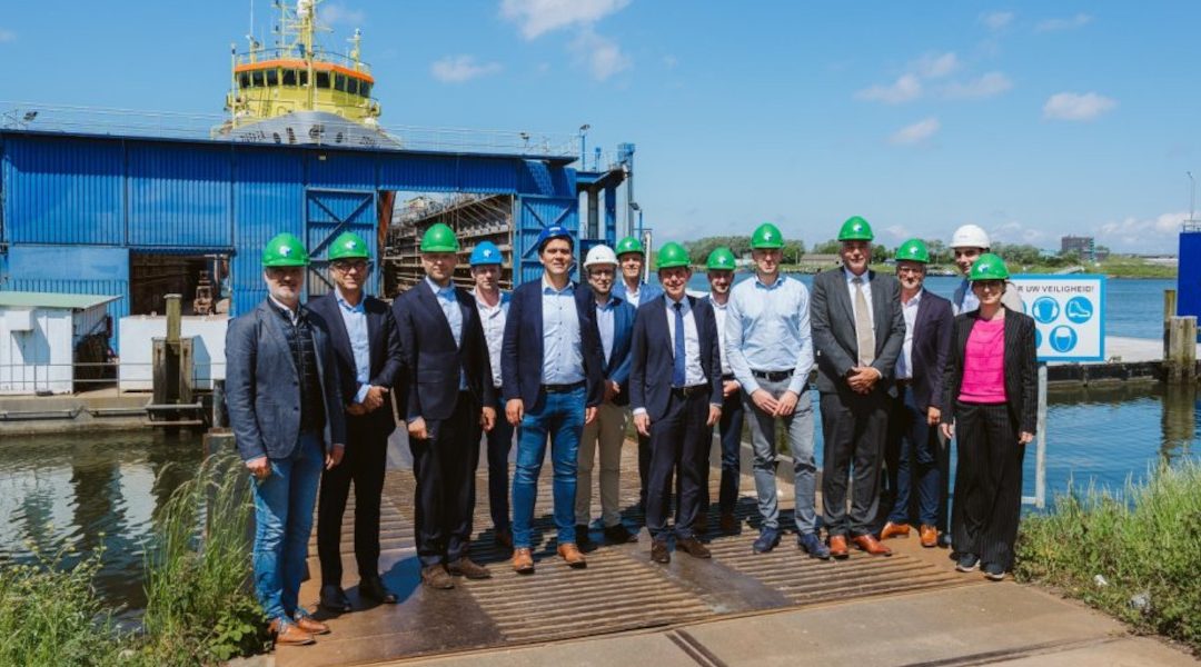 Maritiem gezant Kees van der Staaij bezoekt Stellendam
