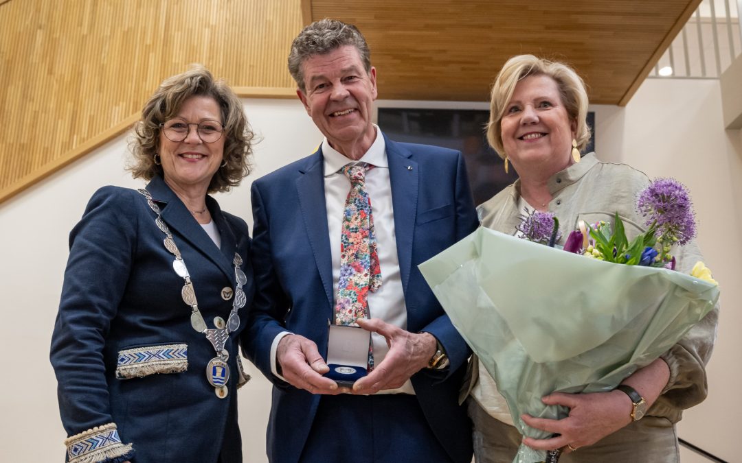 Adrie Krielaart van RGO Beroepscampus ontvangt Zilveren gemeentepenning